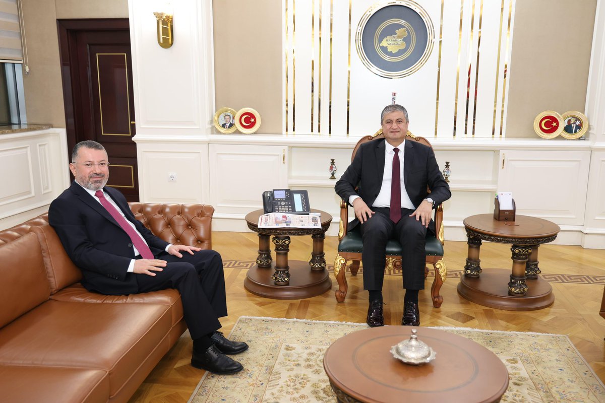 valiyavuz's tweet image. Karabük Üniversitesi Rektörümüz Prof. Dr. Fatih Kırışık’ı Valiliğimizde kabul ettik.

#tckarabukvaliligi
#valimustafayavuz
#kbu
#sağlıkfest