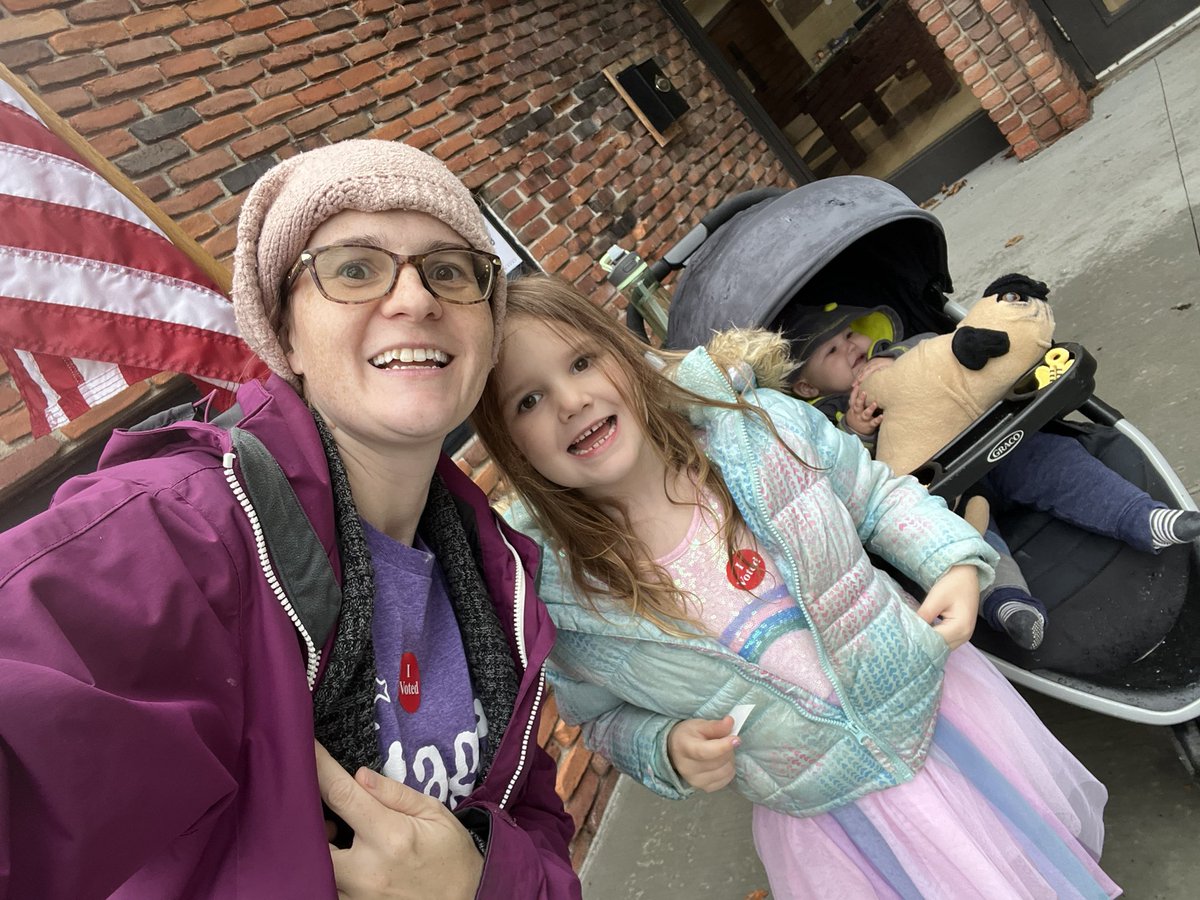 DelventhalLaura's tweet image. Rain didn’t stop us! Get out and VOTE!
#WeMakeMN #KidsCountOnUs #WeMakeOurFuture