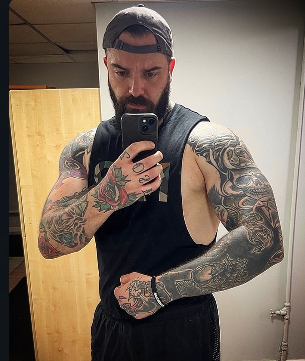 275 pounds! 124kg 

Pure #heavyweight  🦍