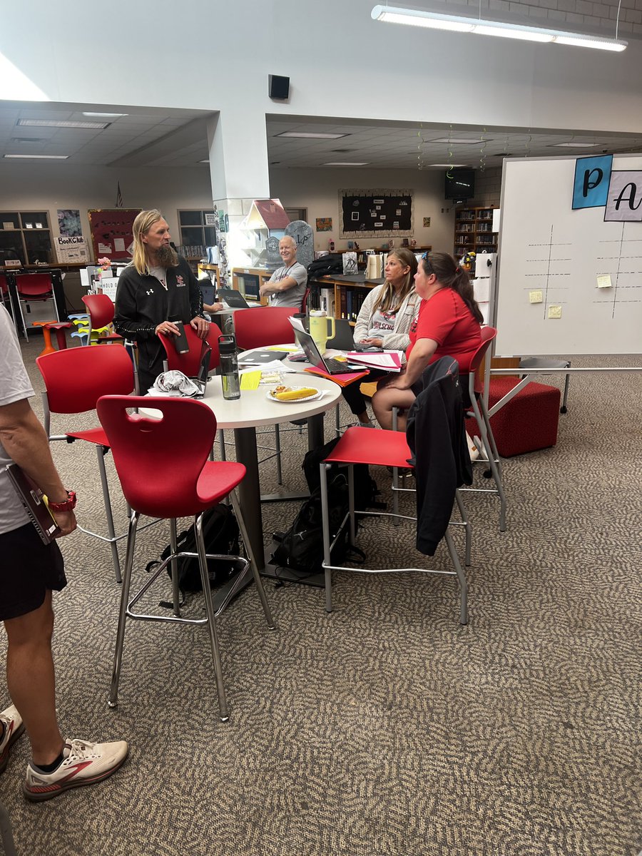 mchsmustangs's tweet image. 💪 Dug deep into assignments today, focusing on meaningful feedback to elevate learning for every student! Building a culture of rigor and growth, one step at a time. 📚 #ExcellenceInAction #GrowthMindset #StudentSuccess #ProfessionalDevelopment