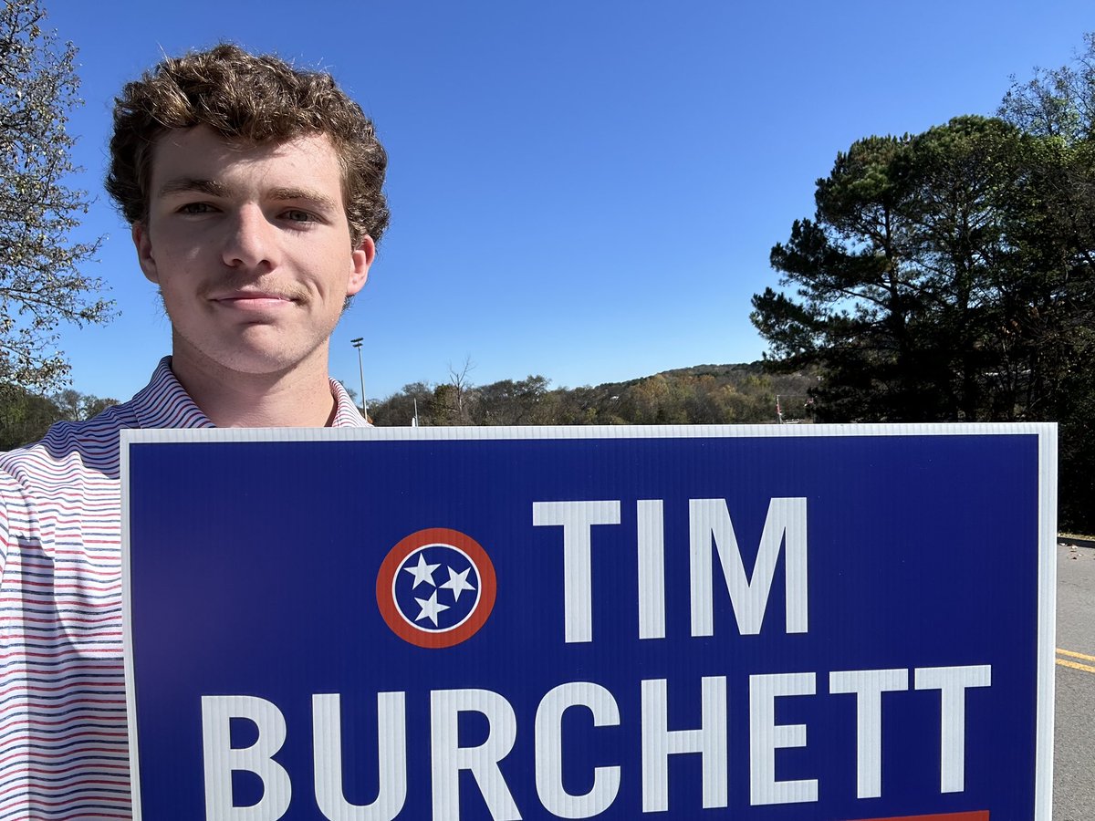 timburchett's tweet photo. Hunter Dance is a machine! He is TCB @ Farragut Middle. Thank you Brother. https://t.co/Uqy9dAU8C6