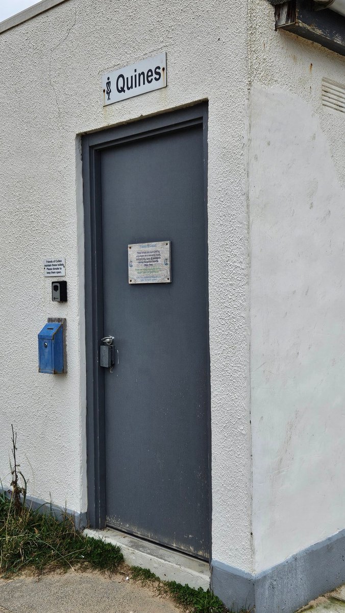 My favourite loos in Scotland so far (even though they were closed) 🏴󠁧󠁢󠁳󠁣󠁴󠁿
Loving the signs on each end...Loons and Quines
Cullen Beach on the Moray Coast yesterday 
#scotland