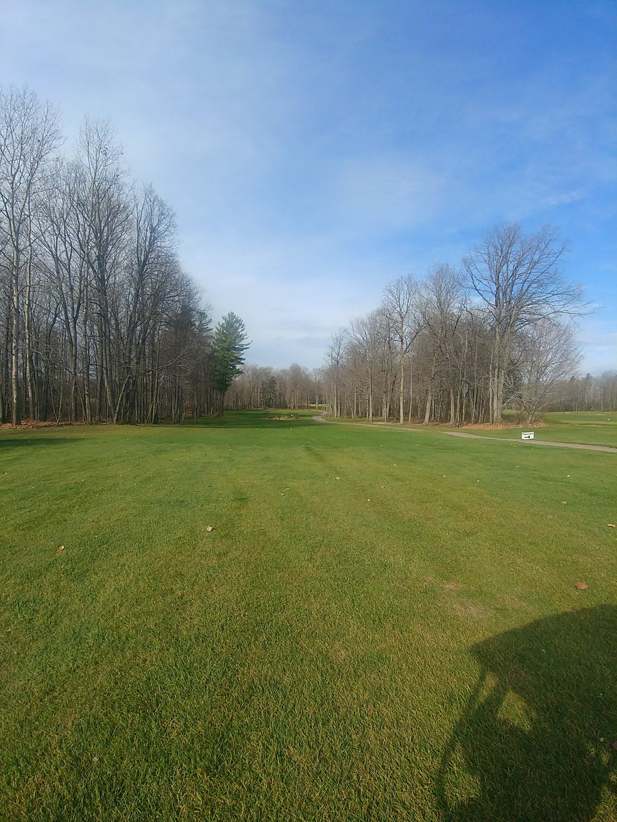 KeystoneLinks's tweet image. Beautiful Day at the Links after being closed due to frost for the past few days. First come first served. No tee times for rest of year. #fallgolf
