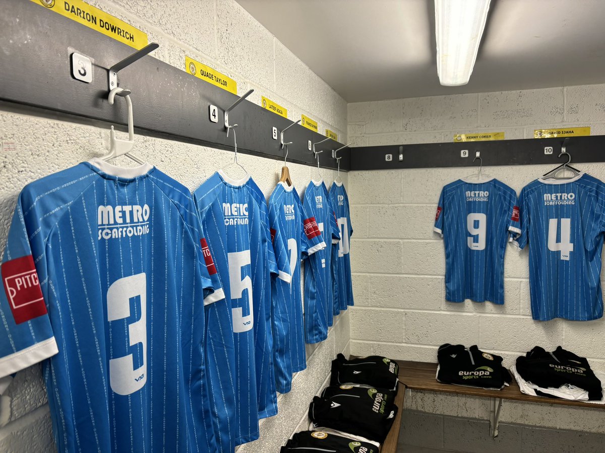 PaddyGray06's tweet image. All set and ready for the cray derby this evening! 

@OfficialWands 

COYW🧡🖤