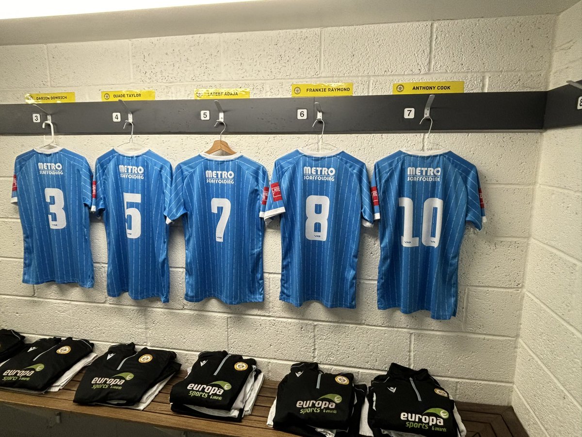 PaddyGray06's tweet image. All set and ready for the cray derby this evening! 

@OfficialWands 

COYW🧡🖤