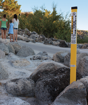 SWGas's tweet photo. Since most natural gas pipelines are underground, yellow line markers often indicate their approximate location. They list emergency numbers but don’t pinpoint the pipeline’s depth or exact location. Learn more at https://t.co/pVLrN82cXp. #pipelinesafety #safety https://t.co/vORvH5tW88