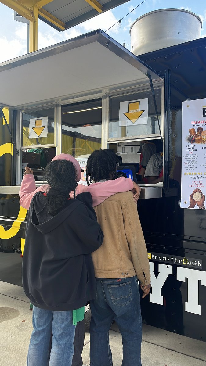 OB_Inc_KC's tweet photo. Our Bytes with Soul #foodtruck is open to the public today from 9:00am-1:00pm on our Ignition Lab pavilion! Stop by for some delicious food and great vibes! 
3039 Troost, Kansas City, MO 64109
#KansasCity #IgnitionLab https://t.co/lZR2EfuUff