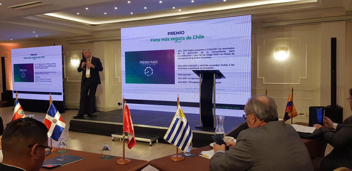 conaset's tweet image. #AgendaMTT | Pedro García, Gerente General de MIGTRA, comparte con las y los presentes en el @Programa_OISEVI la experiencia del RAEV, Premio a la Flota más segura de Chile y su impacto en la protección de las y los transportistas de carga en las rutas del país. #MovámonosSeguros