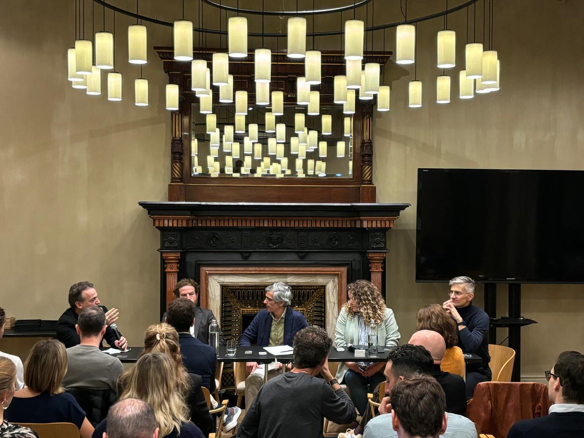 Empieza la mesa redonda del #ClimateDialogues con Jaime Vera (<a href="/EIF_EU/">European Investment Fund</a>); Benedikt Buchspie (Planet A Ventures); <a href="/visevic/">Danijel Višević</a> (<a href="/WorldFund/">World Fund</a>); Kristen Rocca (DCVC); moderada por <a href="/Fernando_Casado/">Fernando Casado</a> (<a href="/InclimoFund/">Inclimo Climate Tech Fund</a>)

Síguelo #endirecto en 🔴sab.to/3NQavEB