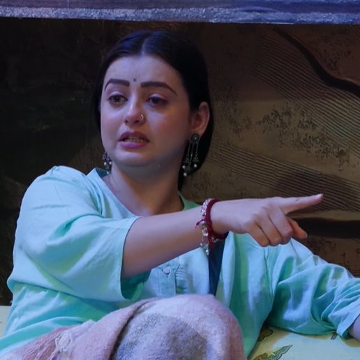 wannabecurious9's tweet photo. girl ik you haven't been able to build a solid relationship with anyone in that house but you're going to be so pleasantly surprised when you realize the love &amp; support you've gained by playing all alone &amp; that is something nobody can take away from u.

#BiggBoss18 #ChahatPandey https://t.co/KWkeoaDM2Q