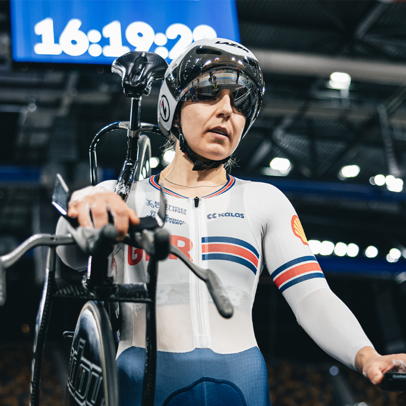 BritishCycling's tweet photo. The Brits are back! 🇬🇧 🙌

Katie Archibald, Neah Evans, Anna Morris, Jess Roberts, Will Perrett and Will Tidball are the endurance home hopes at this year's @UCITCL!