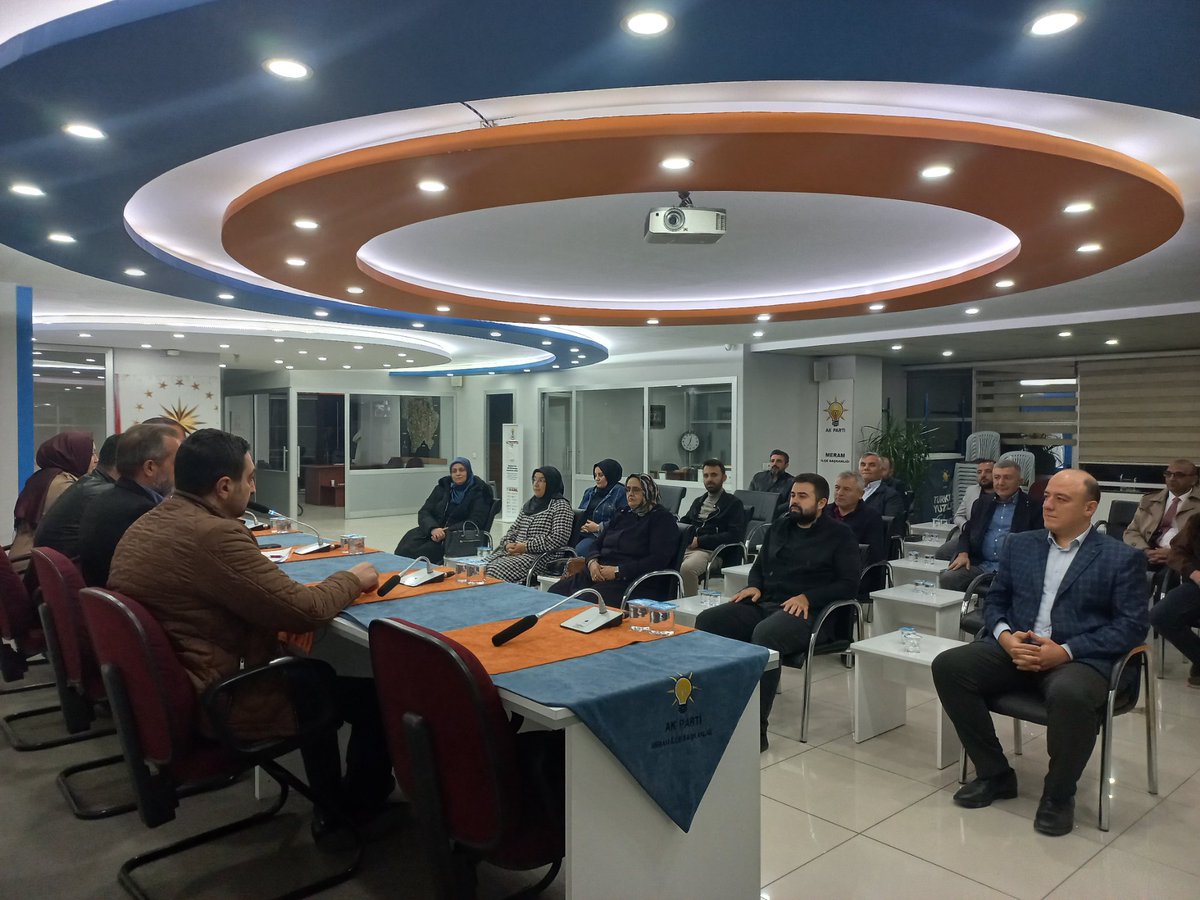akpartimeram's tweet photo. Haftalık Olağan Yönetim Kurulu Toplantımızı İlçe Başkanımız @Dolular riyasetinde teşkilat binamızda gerçekleştirdik. 
Hayırlara vesile olmasını dileriz.
#BizimMeram https://t.co/msC0g8Vc70