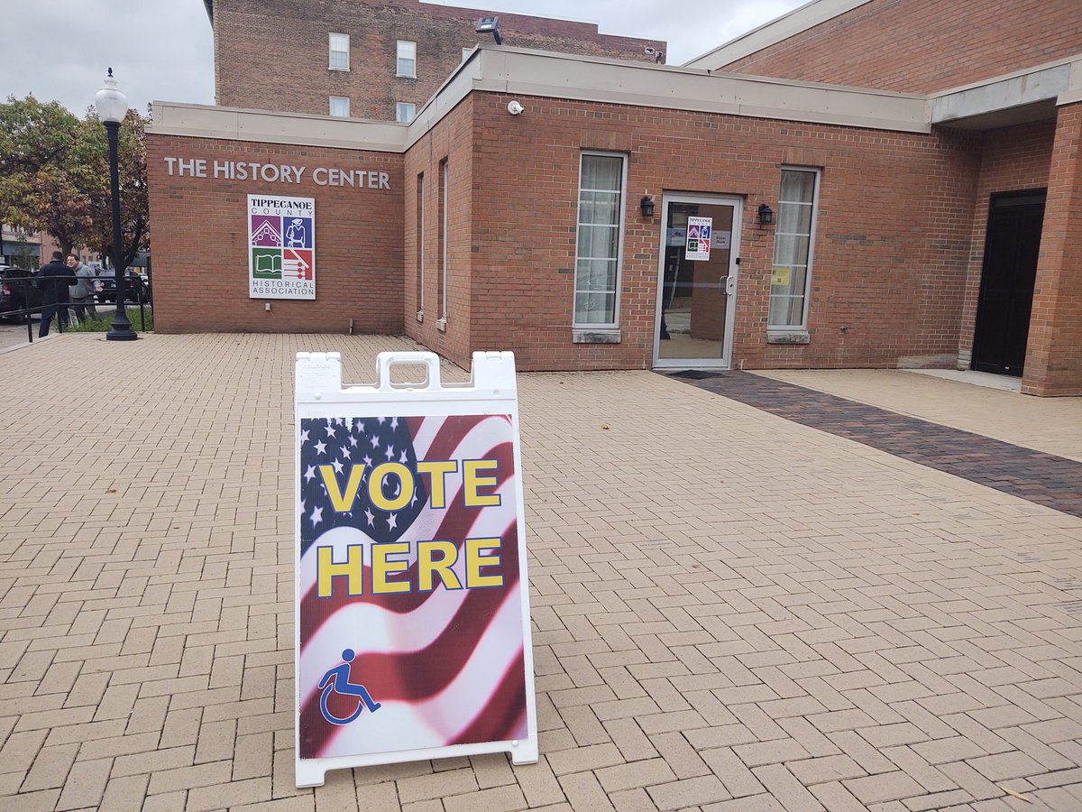 Vote!!! 🇺🇲

About a 10-minute wait downtown.