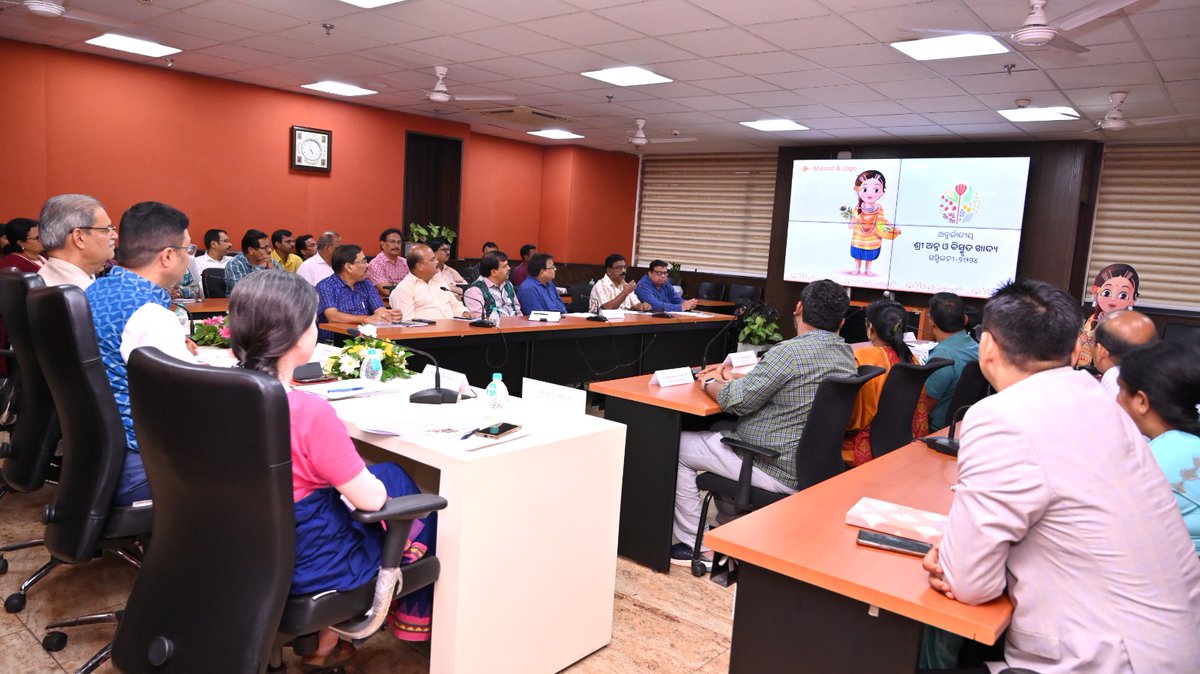 Under Hon'ble Dy. CM <a href="/KVSinghDeo1/">Kanak Vardhan Singh Deo (Modiji Ka Parivar)</a>'s chairmanship, an APEX committee meeting at Krushi Bhavan focused on action plans for the International Symposium on Shree Anna &amp; Forgotten Foods. Discussions on emphasized #MandiaDibasa and promoting traditional grains. #ISSFF2024 <a href="/arvindpadhee/">Arabinda K Padhee</a>