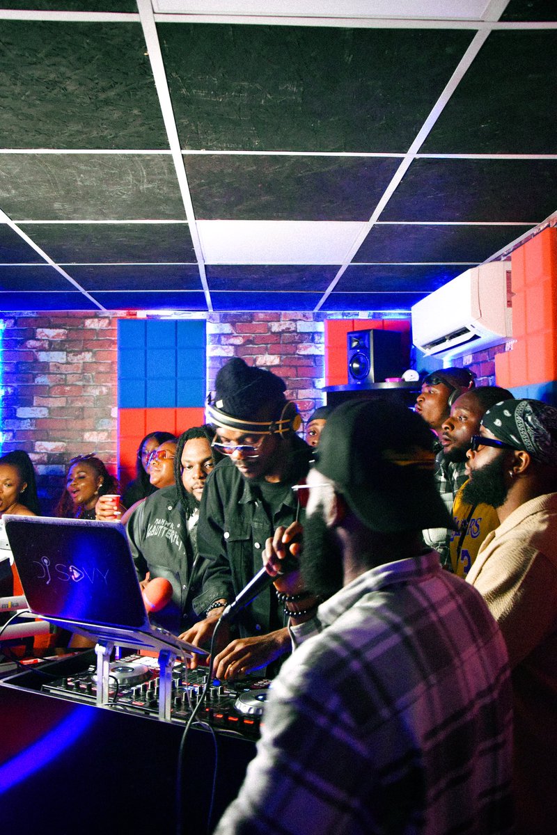 chimymusic's tweet photo. Had a great time with @CoolFMPH 🤩🤩 https://t.co/4GdACA5II7