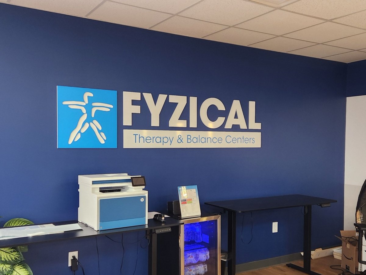 capital_sign_nc's tweet image. Let's get Fyzical! Fyzical! 🤸 
A custom interior package for Fyzical Therapy &amp;amp; Balance Centers #InteriorSigns

#InteriorSign #InteriorSignage #Branding #Brand #CompanySign #LogoDesign #CompanySign #BusinessSign