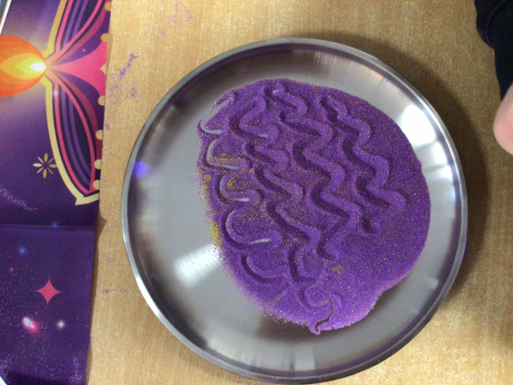 EYFSStMargaret1's tweet photo. This week in EYFS we are celebrating Diwali 🪔 Today, we practised our fine motor skills by drawing firework patterns in the coloured sand using paintbrushes 🖌️ #eyfs #Diwali #eyfsprovision #finemotor #finemotoractivities #enhancedprovision https://t.co/S5z9U5wt9c