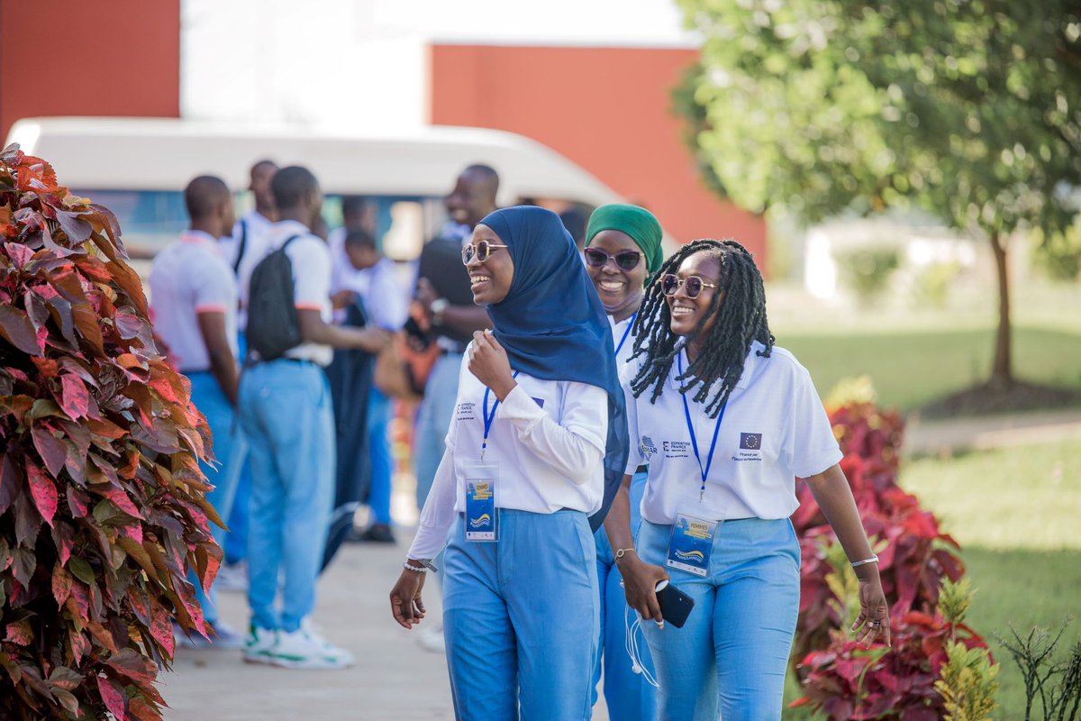 AlisonWestonEU's tweet photo. Proud to support the Conference on Women in Maritime Security in the #GulfofGuinea at the University of San Pedro 🇨🇮! 100+ female students inspired to #FollowTheWave, and strive for gender equality in the maritime sector.
#CoordinatedMaritimePresences @sanpedroportci https://t.co/ZEPgK4Gvmd