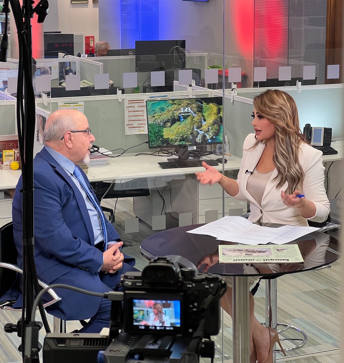 ترمب: أميركا عظيمة لكنها في ورطة وتحتاج قيادة جديدة !!

أكون معكم من استديوهات الشرق من قلب العاصمة البريطانية #لندن وضيوفي خبراء ومحللين تابعوني نناقش العلاقة المتراكمة بين #واشنطن والضفة الشرقية من الأطلسي ومستقبل العلاقات الأميركية البريطانية !!
#الانتخابات_الأمريكية2024