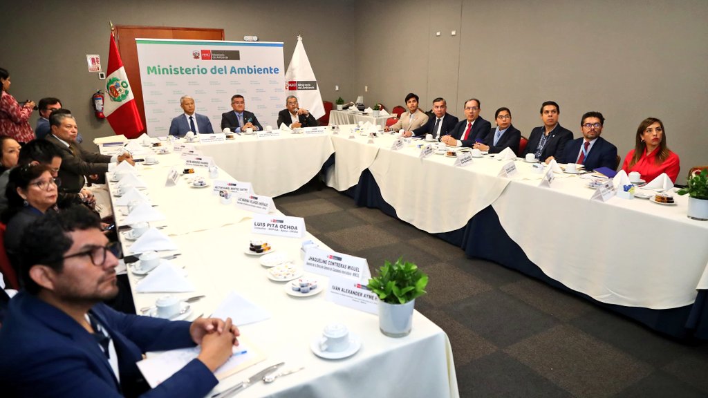 MinamPeru's tweet photo. 📢 "Exhortamos a todos los miembros de la #CANDAM a asumir compromisos concretos en la lucha contra los delitos ambientales, protegiendo la naturaleza y el bienestar de las comunidades que dependen de ella", expresó el ministro del Ambiente. https://t.co/t9RvbxAb9E