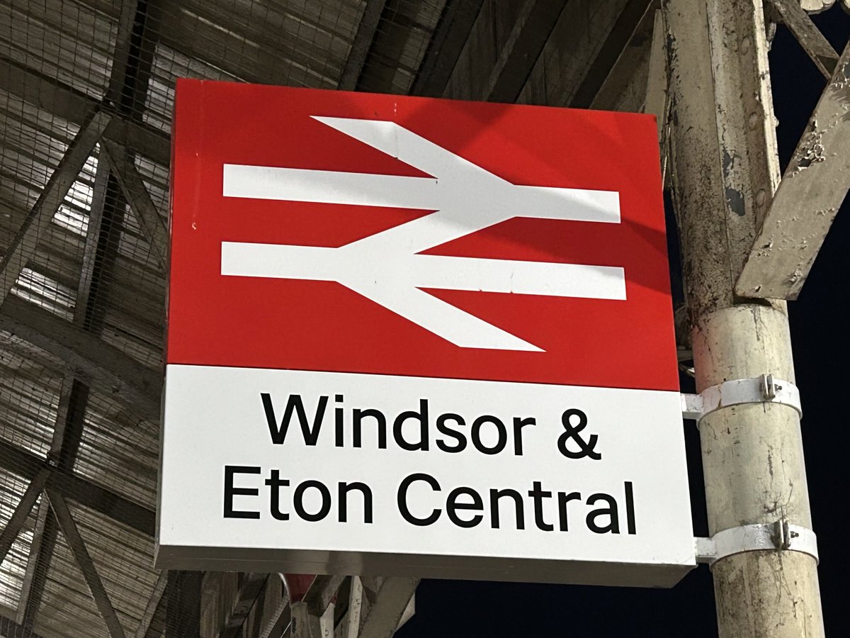 Jason Carthy-Torbitt (@parallaxfluxtx) on Twitter photo Worth the journey. <a href="/_doublearrow/">doublearrow.co.uk</a> <a href="/GBR_Signage/">GBR Signage</a> #railalphabet2 Worth the journey. <a href="/_doublearrow/">doublearrow.co.uk</a> <a href="/GBR_Signage/">GBR Signage</a> #railalphabet2