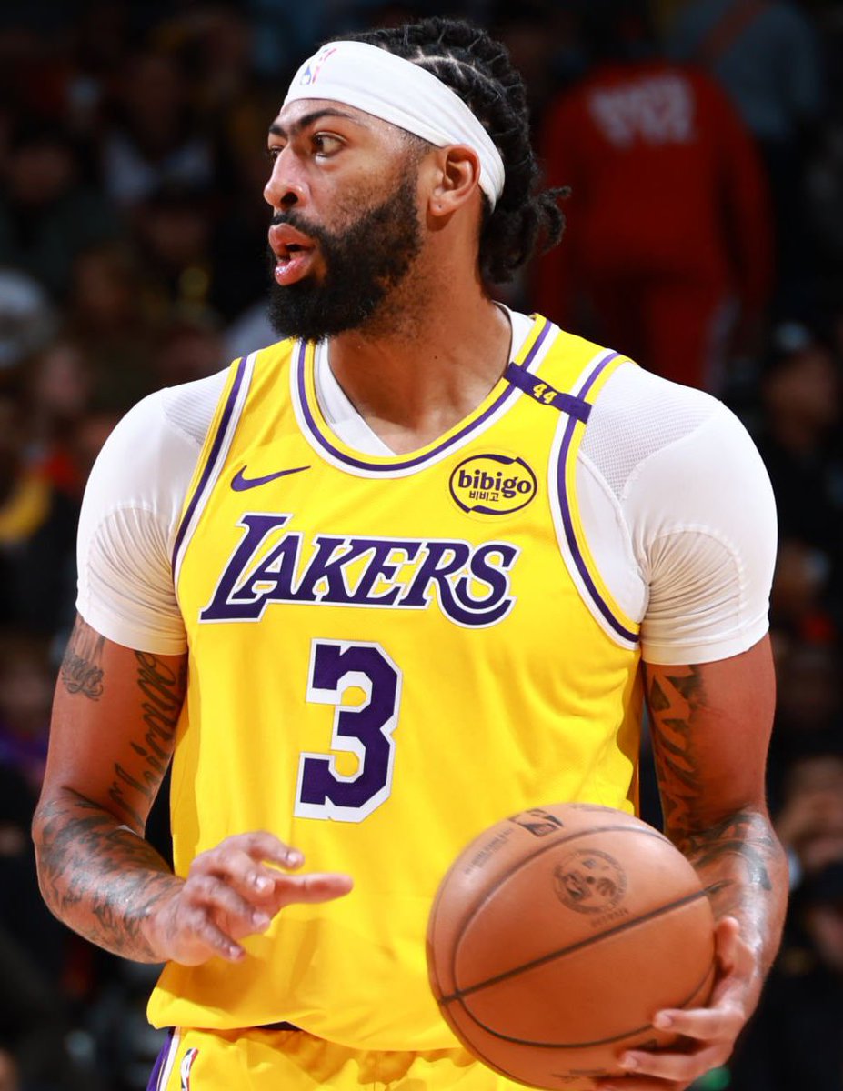 TheDunkCentral's tweet image. Leading scorers in the NBA: 

1.Anthony Davis - 32.6 PTS
2.Giannis Antetokounmpo - 31.0 PTS
3.Tyrese Maxey - 30.2 PTS
4.Jayson Tatum - 30.0 PTS
5.Nikola Jokić - 29.6 PTS
6.Paolo Banchero - 29.0 PTS
7.Luka Dončić - 28.9 PTS
8.LaMelo Ball - 28.6 PTS
9.Damian Lillard - 27.6 PTS…