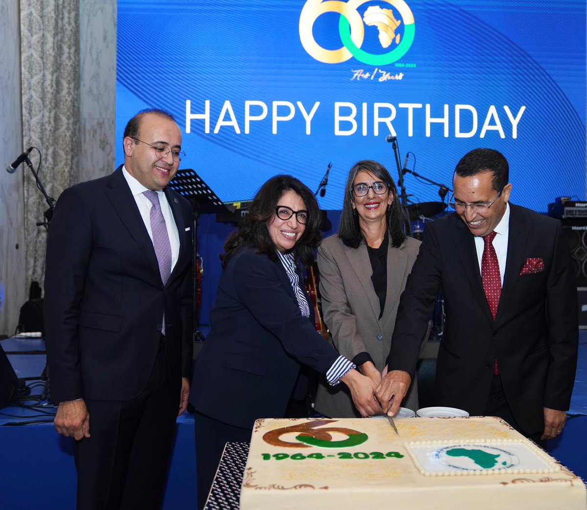 African Development Bank Group (@afdb_group) on Twitter photo Célébration du 60e anniversaire de <a href="/AfDB_Group/">African Development Bank Group</a> au #Maroc : Six décennies d’impact à travers des projets d’envergure : bit.ly/40qCylu #60ansDeProgrès Célébration du 60e anniversaire de <a href="/AfDB_Group/">African Development Bank Group</a> au #Maroc : Six décennies d’impact à travers des projets d’envergure : bit.ly/40qCylu #60ansDeProgrès