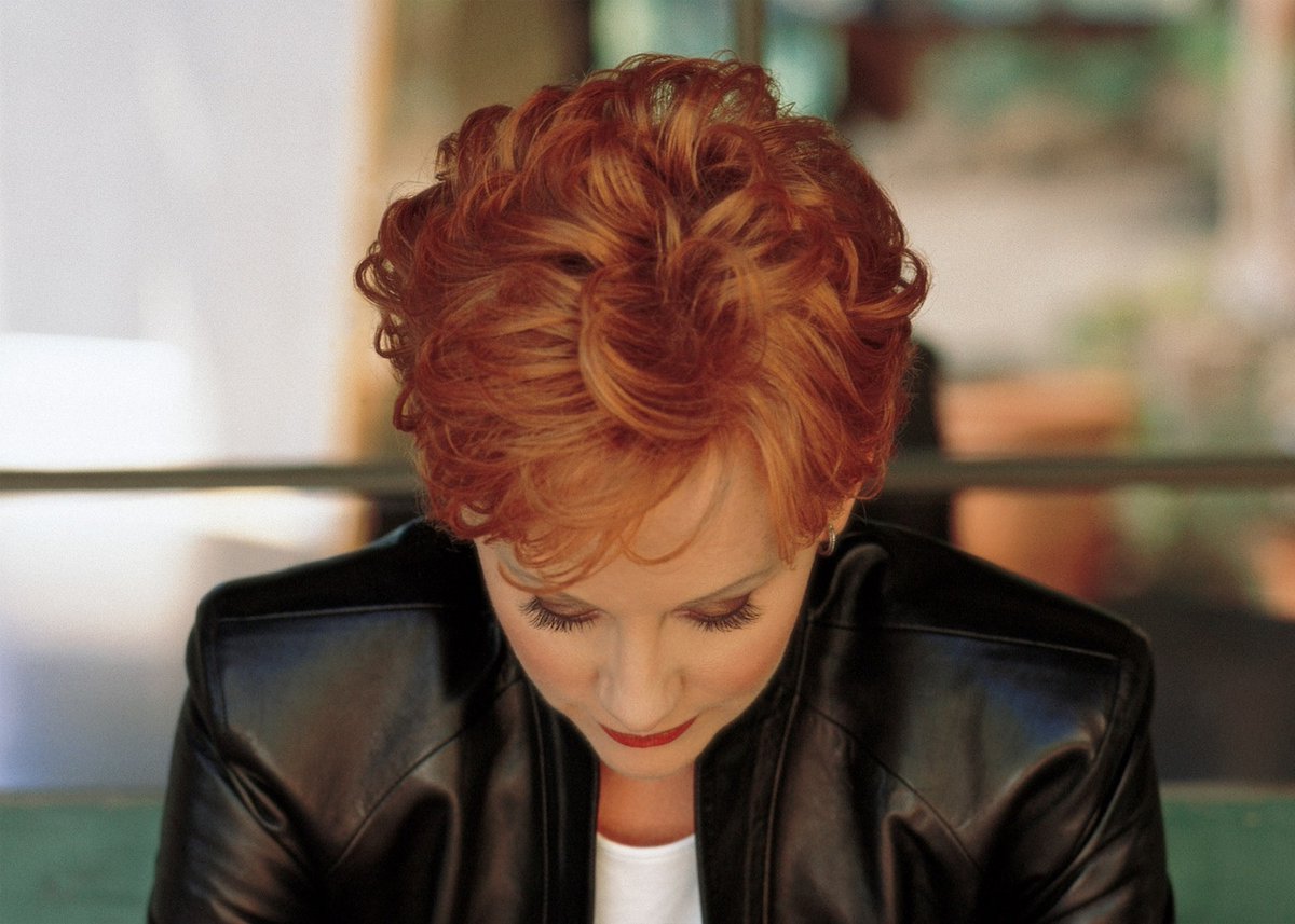 reba's tweet image. Long or short, either way I love being a redhead! #NationalRedheadDay