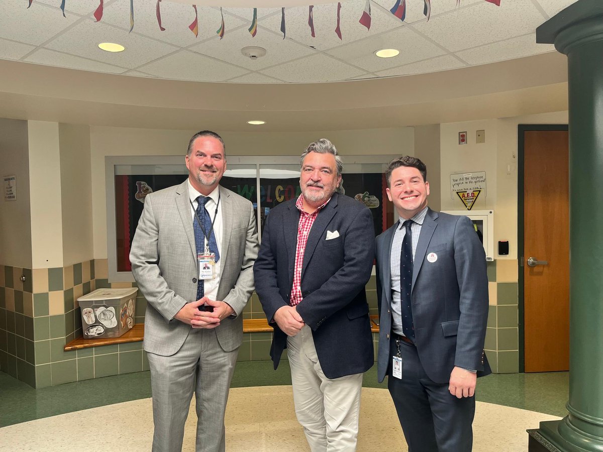 We'd like to recognize our fantastic school psychologist, Mr. Antikowiak, on school psychologist recognition week.  Thank you, Mr. A, for all you do for Holmes Road Elementary!