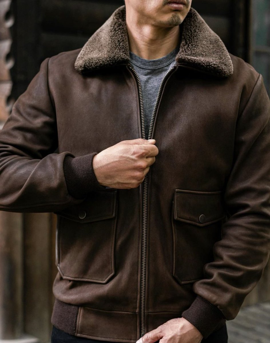 ThursdayBootCo's tweet image. Starting the week off by taking it to the skies in our New Tobacco Flight Jacket. Featuring a Genuine Shearling Collar, Tobacco Lambskin Leather, and is the perfect piece to help you soar through the season! ✈️
#ThursdayBoots
#FlightJacket
#RuggedStyle #BootSeason