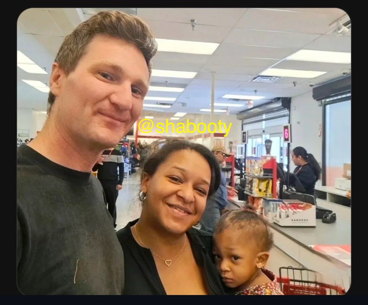 SHABOOTY's tweet image. Another fan ran into Loren (@ TJ Maxx, Las Vegas) #90DayFiance #90DayFianceBeforeThe90Days