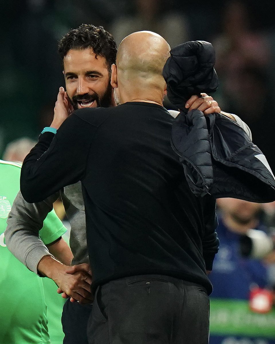 FabrizioRomano's tweet photo. The special, magic final night for Rúben Amorim as Sporting manager 🟢⚪️✨

He’s joining Man United from November 11. https://t.co/QZewIsfTvC