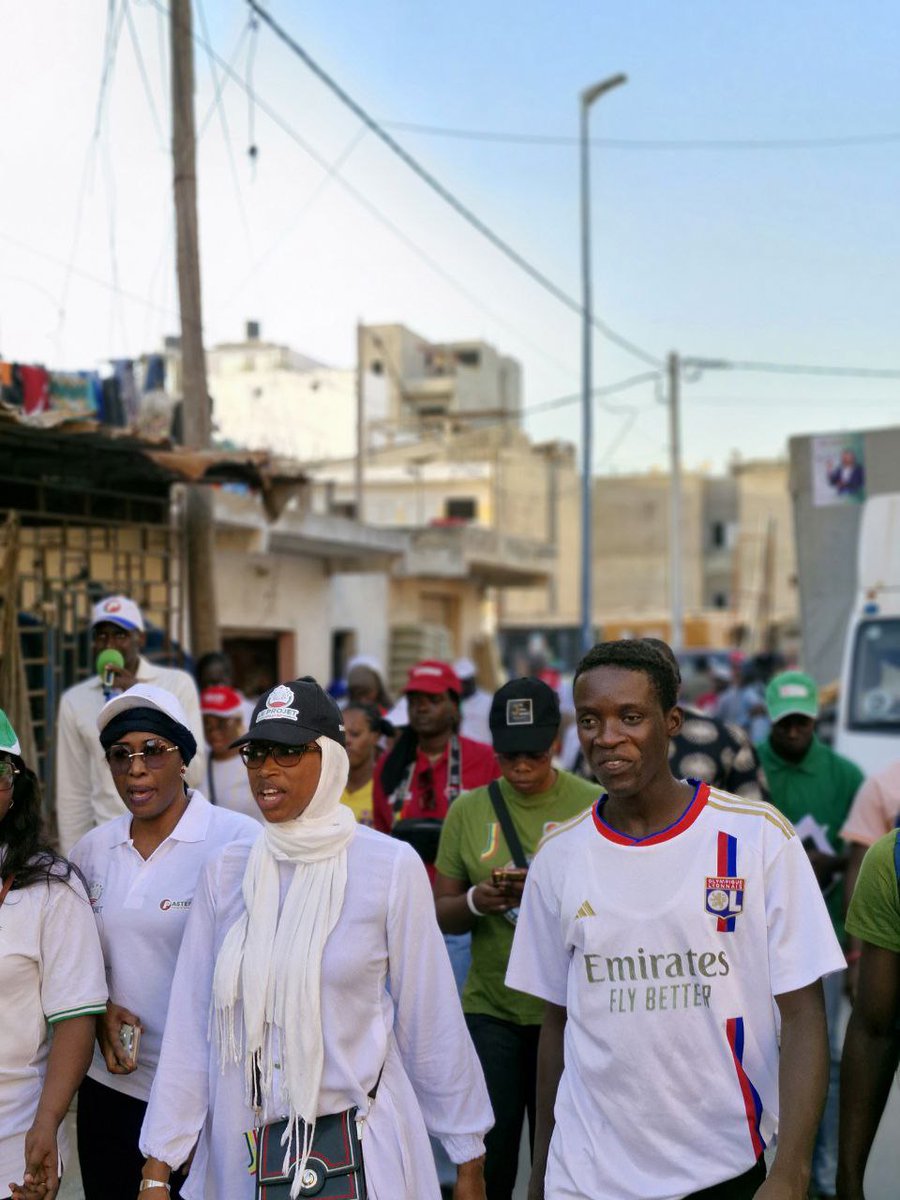 Pastef_PA's tweet photo. Les militants et alliés du PASTEF aux Parcelles Assainies en compagnie de leur Candidate investie deuxième sur la liste départementale (Dakar), ont lancé une campagne de proximité empreinte de paix et de joie pour mobiliser largement en vue des législatives 2024. https://t.co/QDSfRIcsmx