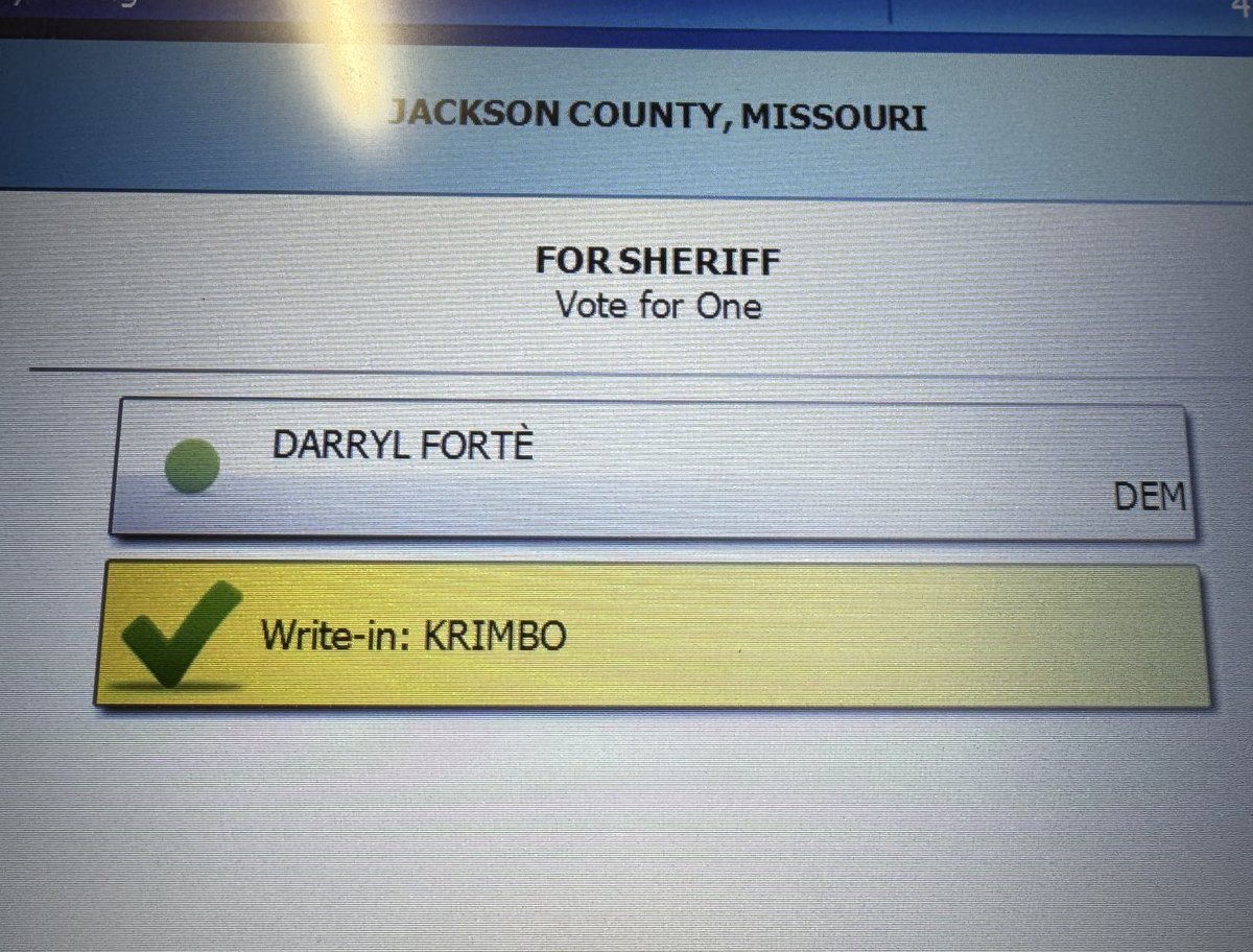 5’8” little mousey boy 🌹 tweet media