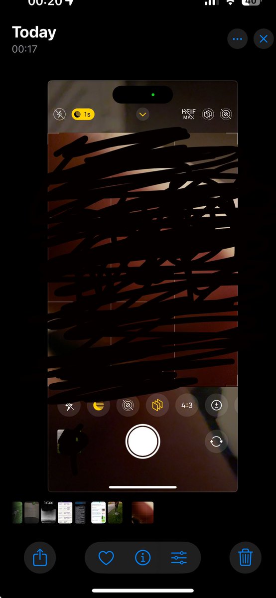 Niels124e230's tweet photo. @AJMAGA21 @xQc @EndWokeness Sadly camera app during a call…. Green dot is on regardless you are in a call or not https://t.co/LAm8ZpDNRK