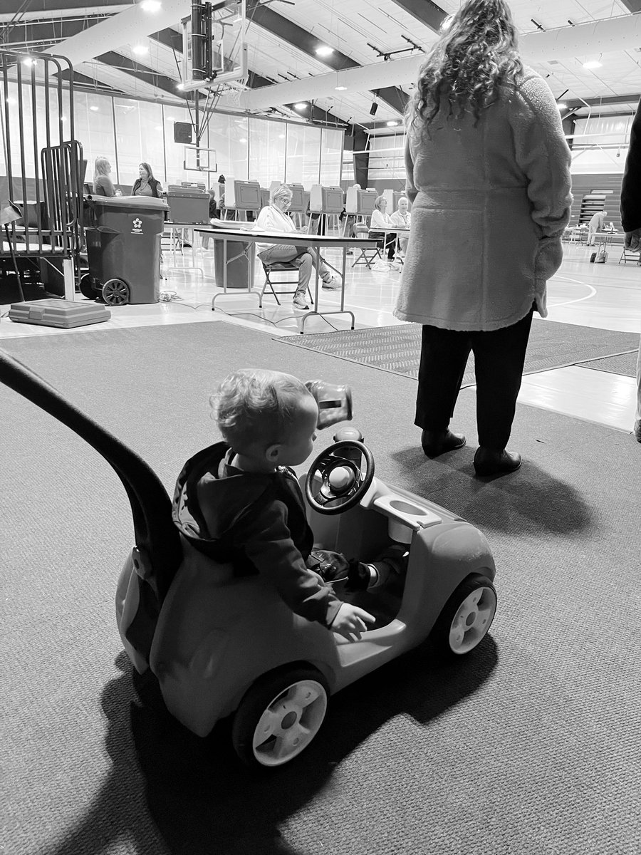 🗳 My fourteen month old nephew in line to help daddy vote in Portsmouth!  #America🇺🇸