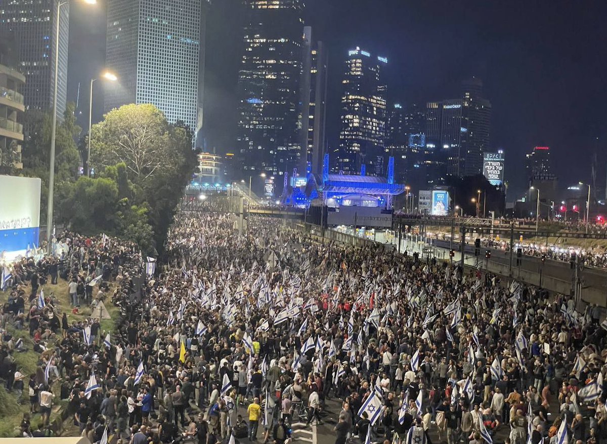 jacksonhinklle's tweet image. 🚨🇮🇱 MAJOR PROTESTS IN ISRAEL amid Netanyahu crisis.