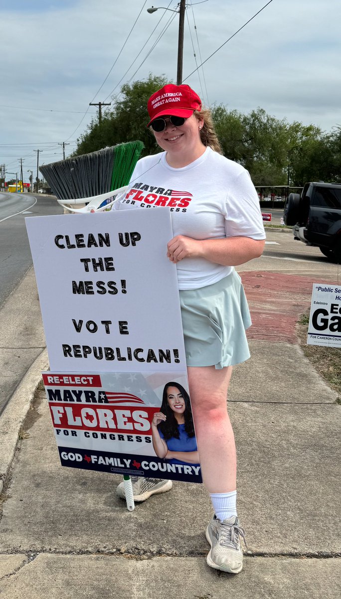 Hannah Weeks tweet media