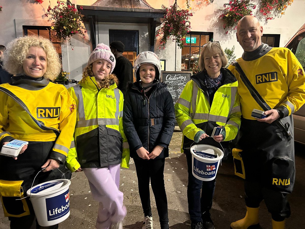 Supported the #fireworks party at the Anglers Pub Teddington this weekend in support of the RNLI. 
Thanks to everyone who helped out. 
We raised a lot of money for a great cause!