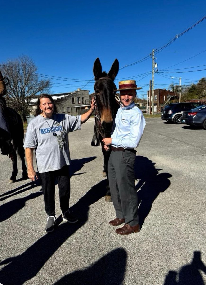 KySportsRadio's tweet image. Tyler Childers rode a horse down the street in Irvine to go and vote