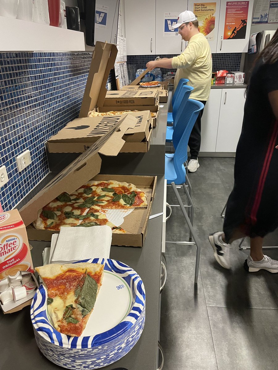 PriscillaGrayDC's tweet photo. It’s officially #ElectionNightLive with the arrival of pizza 🍕 @GrayMediaGTN @GrayDCnews https://t.co/b2XgCXbwDT