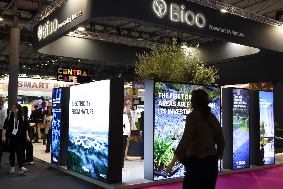 BiooOfficial's tweet image. Welcome to Smart City Expo World Congress. Thank you for a sensational first day! @SmartCityexpo 

Don&apos;t miss Pablo Vidarte&apos;s keynote at #SCEWC24 In Focus on Tuesday, 6th: The Tech Answers Making Cities Go Green.

#biotechrevolution #smartcities