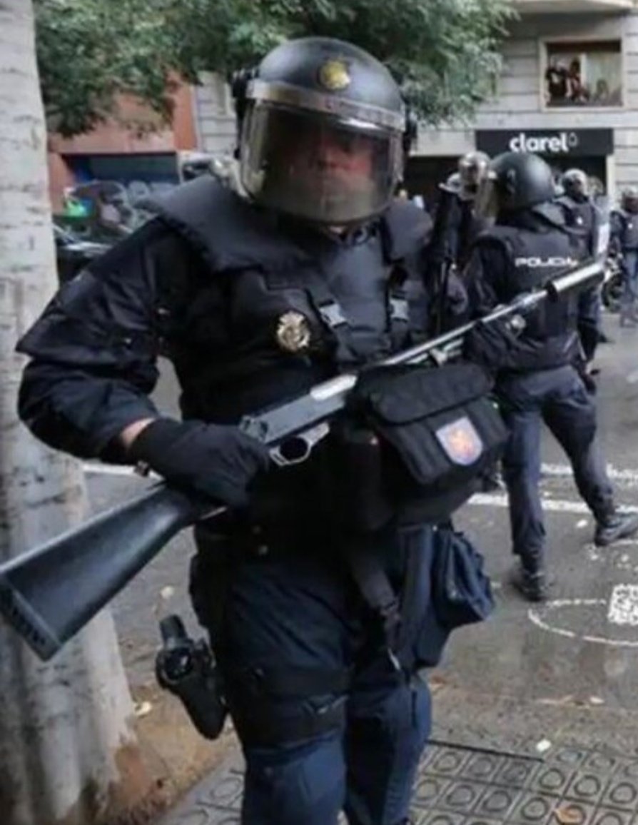 "..... el judici no serà al 2025."
Aquesta pedra ha caigut avui a mitja rentadora.
Actualització:
👇