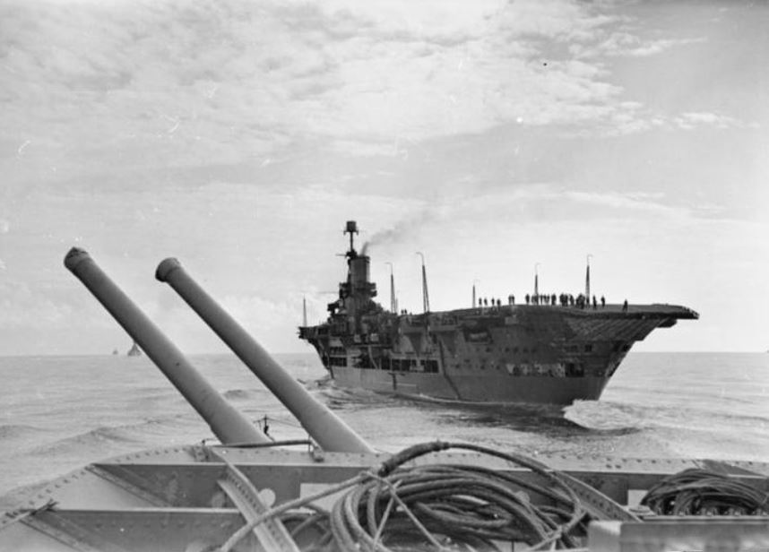 TAmarcord's tweet photo. #WW2, on #6November 1940 the #MediterraneanFleet left #Alexandria to head towards #Malta and Italian coasts. It was the beginning of the #OperationJudgement that is, the night raid on #Taranto which cost the Italian #RegiaMarina so much damage.
Details: https://t.co/CTdeVY9IoU https://t.co/UHVPaGlFGd