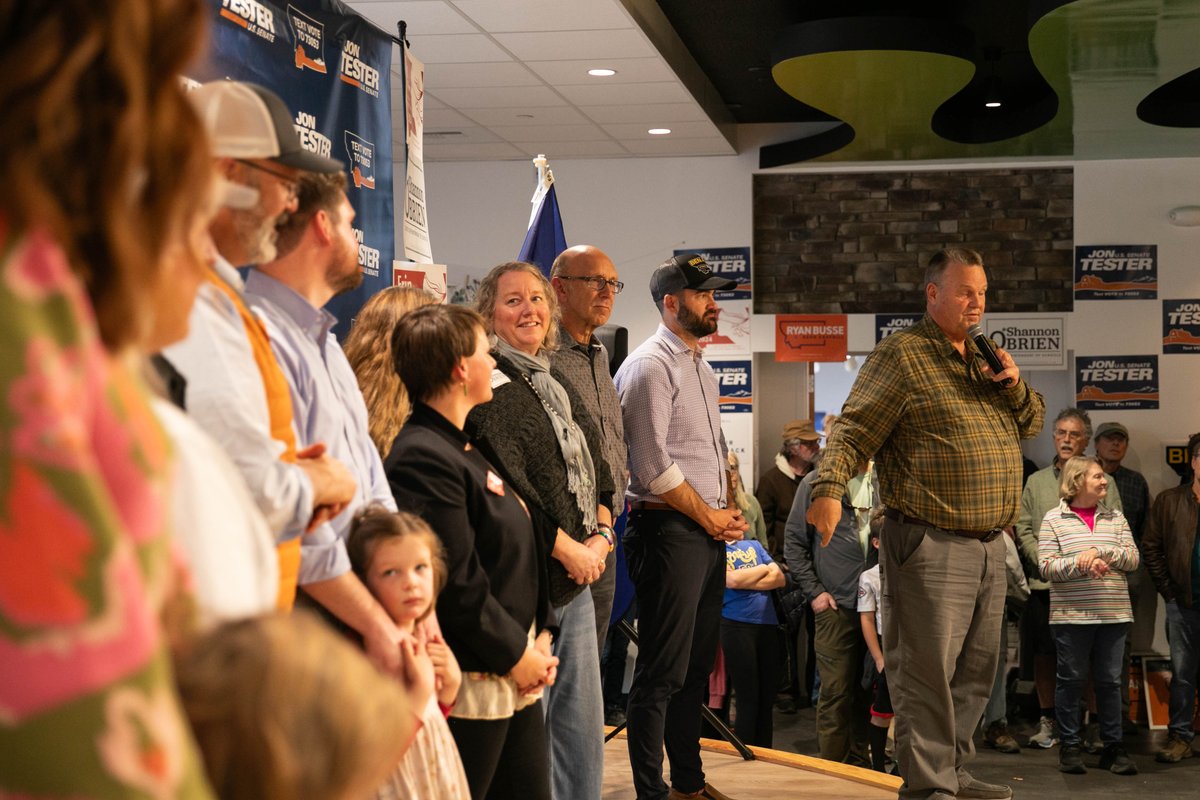 Moments from GOTV:
One of @Ryandbusse’s young fans asks him to sign his shoe.
@JonTester calls Sharla Tester on stage during a rally in Missoula.
<a href="/alkeformt/">Ben Alke for MT AG</a> reaches down after his speech in Bozeman to high five his daughter.
@RaphGraybill embraces his daughter on stage in Helena.