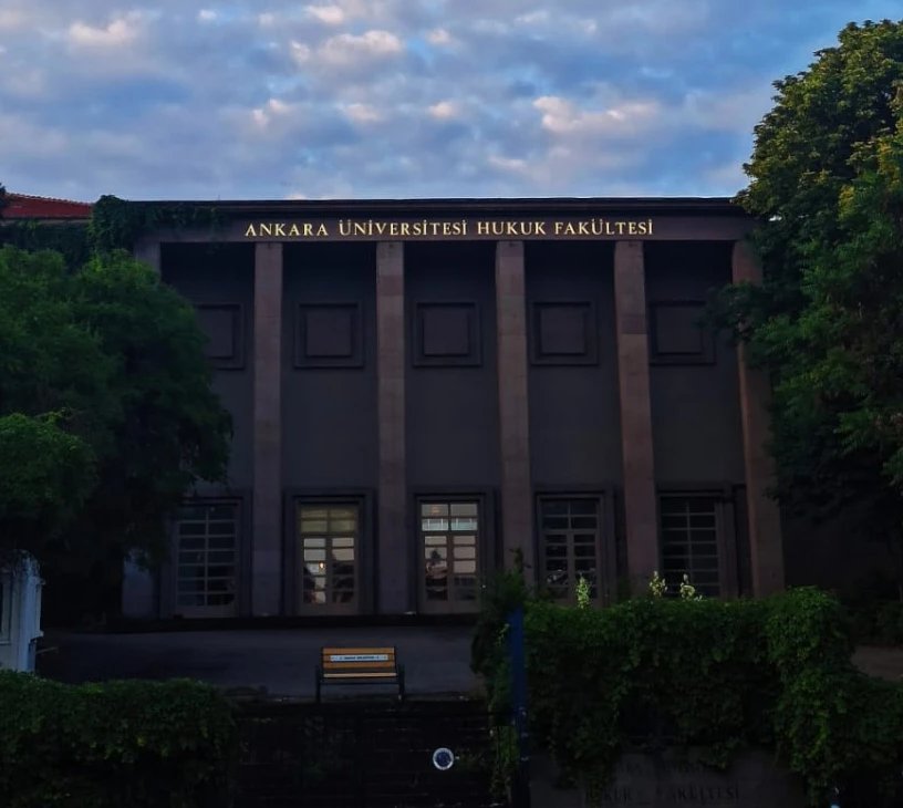 Ankara Üniversitesi Hukuk Fakültesi, 99 yıl önce bugün Mustafa Kemal Atatürk tarafından açıldı.