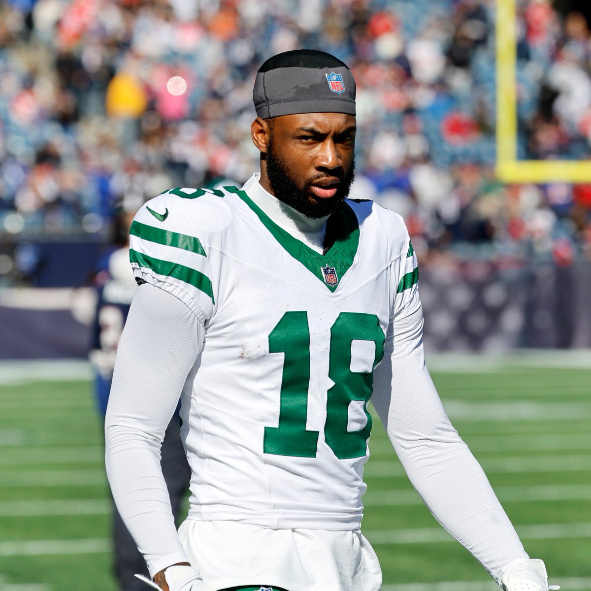 BleacherReport's tweet photo. Mike Williams time with the Jets is over...

NYJ are trading him to the Steelers for a 2025 5th-round pick, per @RapSheet &amp; @TomPelissero https://t.co/3lWmrYN40K