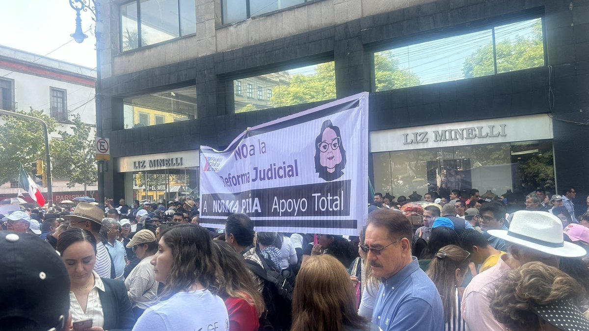 lumendoz's tweet photo. Ojo el ministro Pérez Dayan @SCJN NO se pronunció en contra del fondo del proyecto . Solo respecto a si procede o no tema sobre el cual aún hay mayoría a favor de la procedencia. Lo que obliga a estudiar el asunto. @amjuzgadoras @PJFTendedero @jufed_org https://t.co/17QPIILvyz