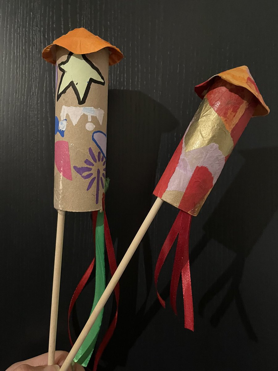 makeplaycreate's tweet image. This week children …..
Decorated their Curious Creators sketchbooks.
Designed colourful rocket fireworks.
Made  lanterns inspired by Guy Fawkes.

Ba- Boom! firework and bonfire inspired after school creative programme at Shipston Primary.
@ShipstonHead @stourfederation
