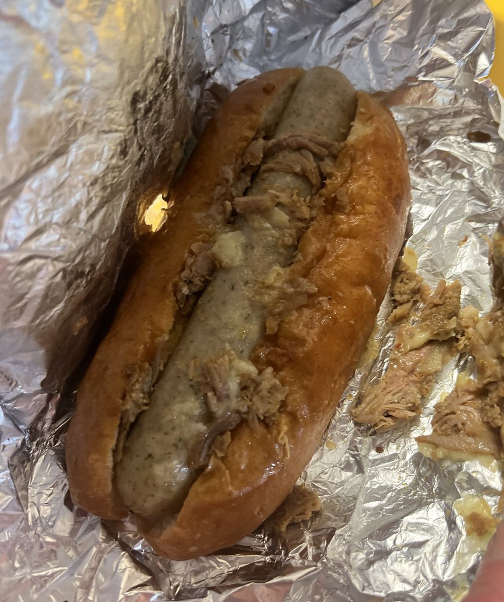 FootyScran's tweet image. Gourmet hot dog at Sheffield Wednesday (@swfc) 

💷 £5